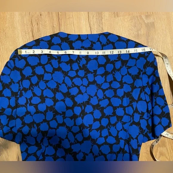 CHRISTIAN DIOR Vintage Jacket: excellent condition.Hidden seams & shoulder pads - Picture 9 of 13